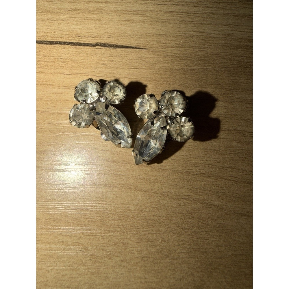 VTG WEISS Signed Clip on Earrings Light Blue Rhinestone & glass Leaf Silver Tone